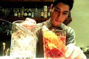 Agora no grupo Vegas, Kennedy Nascimento reformula a carta de coquetéis do Riviera