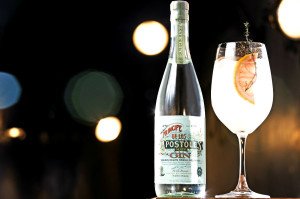 Barmen Marcelo Serrano e Rafael Pizanti dividem por uma noite o balcão do Satay