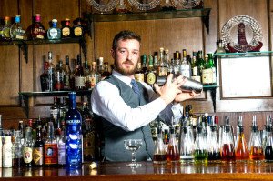 Bafo da Lontra comanda o último ensaio do bloco Gueri-Gueri no Traço de União