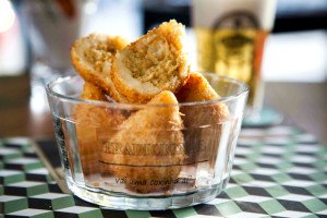 Bar do Emiliano estreia adega exclusiva para champanhes, com quase 80 rótulos