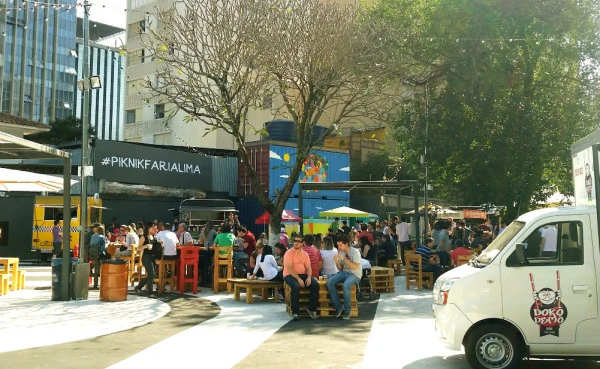 Feira somente com vinhos e espumantes brasileiros agita food park Piknik