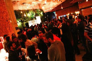 Novo bar Beatnik, dentro de um vagão de trem, reforça onda hipster na Mooca