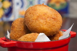 Festa na rua marca os dois anos do projeto Domingo Cevichero, do restaurante Suri