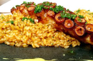 Descolado bar-restaurante La Central comemora 1 ano com festa mexicana de rua