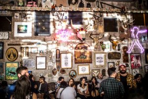 Numa chamativa esquina do Itaim, novo Banana Café finalmente abre as portas