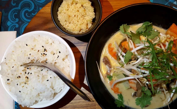 [SP] Marakuthai inaugura nova sede nos Jardins, na Lorena, e ganha um noodle bar