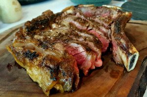 [SP] Sensação do MasterChef, chinesinha Jiang inaugura boteco asiático Chi, em Pinheiros