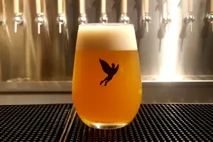 Trilha Cervejaria inaugura tap room em Perdizes onde fabrica e serve ótimos chopes