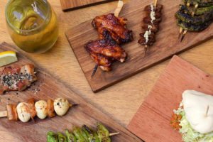 Cervejaria gaúcha Perro Libre inaugura tap room em Pinheiros com 15 torneiras de chope