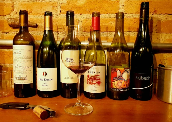 Em Pinheiros, Sede 261 projeta-se como um dos mais interessantes bares de vinhos da cidade