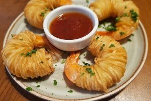 Sucesso no Litoral Norte, Badauê traz a SP suas receitas caiçaras com peixes e camarão