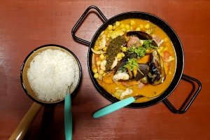 Lanchonete judaica Pinati brilha com hambúrgueres, shawarma e bolovo de faláfel