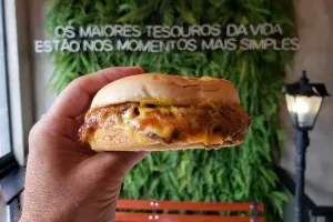 Case de sucesso, Patties leva seus tentadores ultra-smashed burgers para filial no Itaim