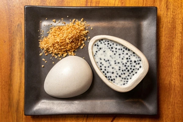 Um dos melhores restaurantes do Rio, Chez Claude estreia no Itaim com cozinha tinindo
