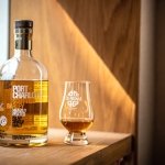 Uma das joias de 2020, bar Caledonia celebra o uísque com 120 rótulos e ótimos drinques