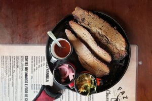 Calor e padrão cri-cri de organização chamuscam méritos da Fazenda Churrascada