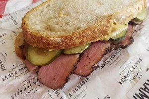 Jiquitaia muda-se para sedutora casa retrô no Paraíso e ganha novidades no menu