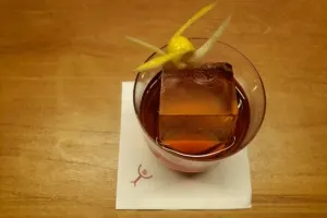 Nova joia da coquetelaria em SP, Santana Bar atrai com receitas autorais e 53 clássicos