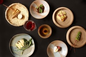 Ceviche de jacaré e moqueca de arraia são chamarizes do novo Mangaba, em Moema