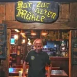 Uma homenagem a Werner Heying (1958-2023), o grande anfitrião do bar Zur Alten Mühle