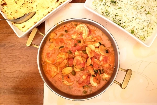 Célebre endereço potiguar, restaurante Camarões chega a SP com cozinha afinada