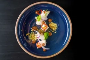 Novo Kazuo, na Avenida Faria Lima, oferece instigante passeio por receitas asiáticas