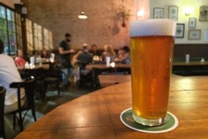 Thiagos Maeda e Pereira emplacam duas casas na Vila Buarque, o Koya88 e o Bar Bagaceira