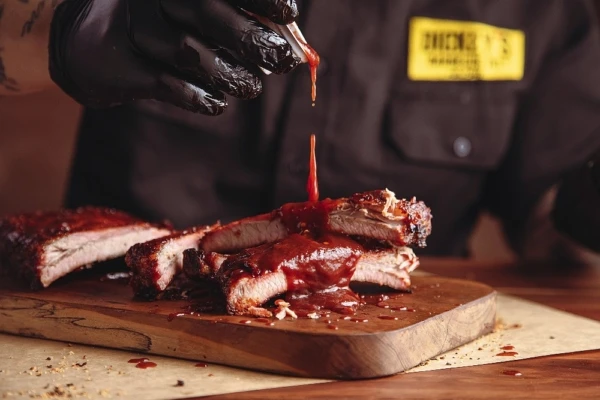 Célebre cadeia americana Dickey’s chega a SP com conceito de churrasco texano express