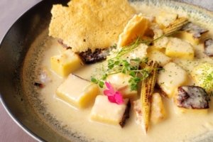 Com saída do canadense Daniel Burns, chef Cesar Costa reassume cozinha do Corrutela