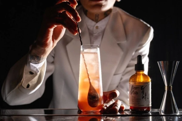 Ana Gumieri leva seu talento para o novo speakeasy Shiro Cocktail Bar, nos Jardins