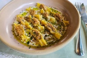 Chef Gustavo Rozzino, do TonTon, inaugura o já concorrido boteco NoBar, nos Jardins