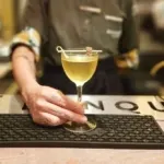 Nascido em Moema, bar Banqueta leva sua competente coquetelaria para Vila Madalena