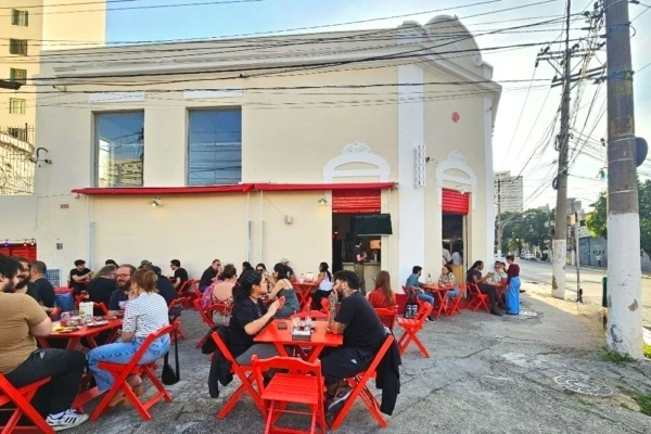 Na Barra Funda, Boteco de Manu atrai pelo ambiente, mas ainda marca bobeira na cozinha