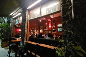 Rômulo Morente inaugura o Zé Bolim, boteco 'express' especializado em salgados de balcão