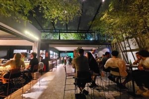 Resid Bar, nos Jardins, seduz com boa coquetelaria e petiscos do chef Alex Atala