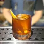 Cava Bar leva seu DNA low profile e drinques clássicos para novo endereço nos Jardins
