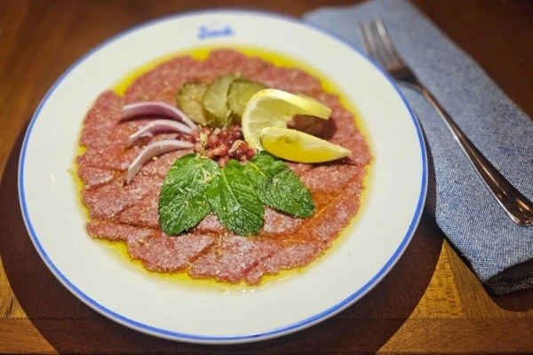 Novidade em Higienópolis, Casa Baruk seduz com receitas árabes de brisa mediterrânea