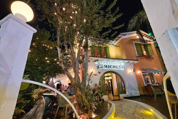 Santuário da pizza napolitana, Da Michele acerta na massa mas erra no molho de tomate