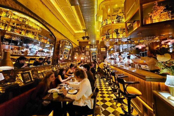 Com cozinha afiadíssima, Holy Tavern recria na Vila Buarque o espírito das tavernas de NY