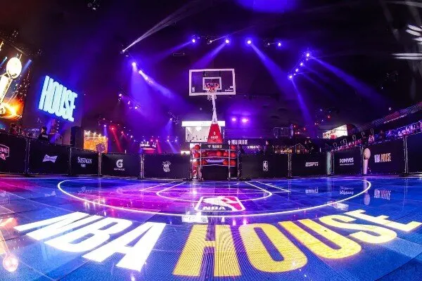 Bourbon Jim Beam invade a NBA House durante as finais da NBA