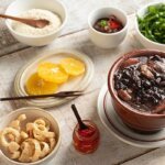 Tacacá na calçada, pato no tucupi e feijoada especial no Tordesilhas