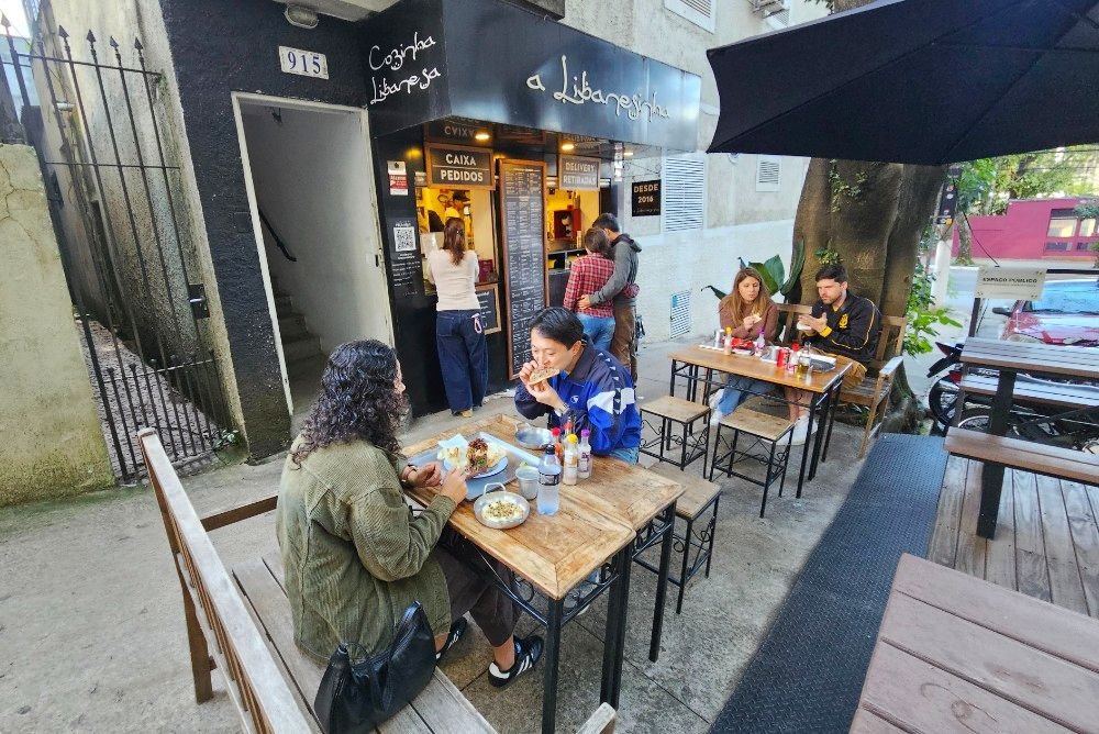 Libanesinha 30 — Restaurante A Libanesinha é uma joia da cozinha árabe escondida na Vila