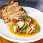 Ricardo Lapeyre brilha no novo Peixoto Bar, boteco de vocação marítima em Copacabana